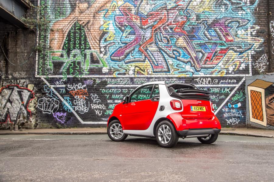  Smart ForTwo Passion Cabrio 2016 года  (UK) (фото 15 из 30)